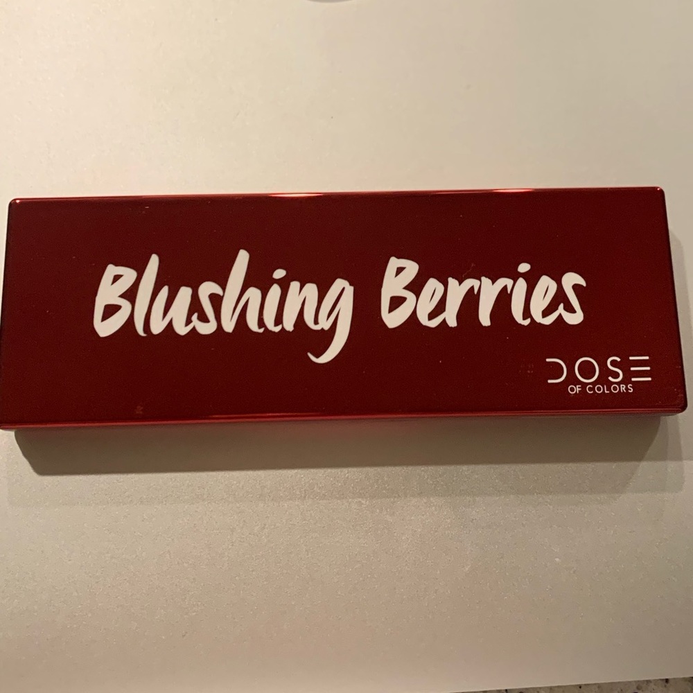 Dose of colors blushing berries eyeshadow palette